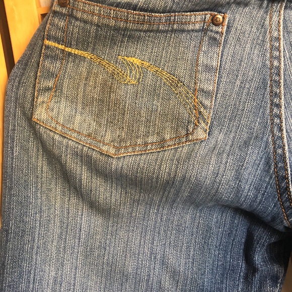 Embroidered rhinestone denim jeans 5 - Picture 5 of 7